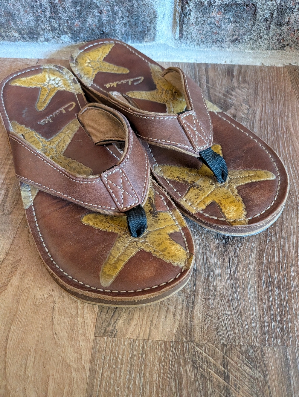 Clarks Brown Leather Starfish Inlay Sandals